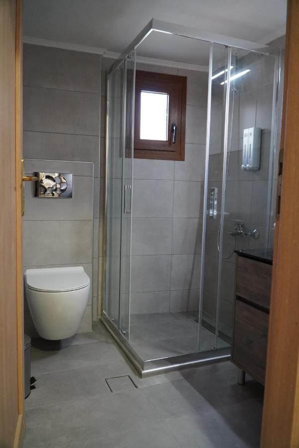 Modern Apartment In Οld Τown 塞萨洛尼基 外观 照片